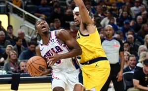 Tyrese Maxey y 76ers superan a Pacers en tiempo extra