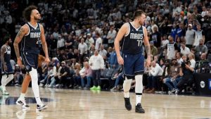 Luka Doncic lidera victoria en Minnesota con daga de Playoffs
