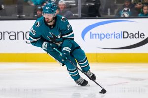 Tiburones y Blackhawks buscan mejorar tras recientes victorias