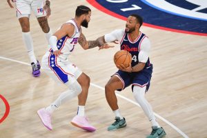 Clippers introduce Raptors to new arena, aim for fourth consecutive win
