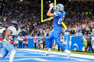 Lions TE Sam LaPorta (hombro) sentado contra Jaguars