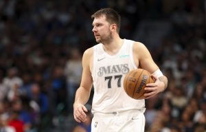 Luka Doncic (rodilla) de los Mavericks descartado contra Instruct