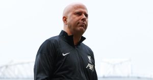 “Nadie tiene por qué sentir lástima por mí”: el técnico del Liverpool, Arne Slot, sobre su “completamente” desconexión en medio de la destrucción mundial