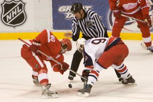 Lucha por la cuenta de los Blue Jackets: una victoria en tiempos extraños en el pasado bien formado sobre el rayo