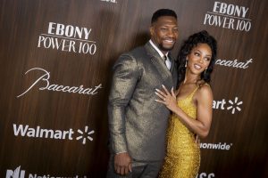 “Su esmoquin de boda va a ser una locura”: los internautas reaccionan cuando Jonathan Majors y Meagan Trusty susurran su compromiso