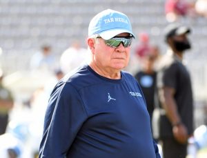 Mack Brown expresa su deseo de colaborar con la UNC en 2025