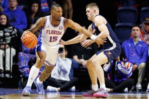 El No. 13 Florida supera a Virginia y comienza 9-0
