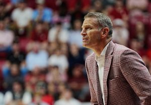 El No. 10 Alabama envía al No. 20 UNC a su tercera derrota consecutiva