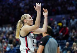 “Viví para dar una aclaración a la parábola”: Paige Bueckers de UConn recuerda hilarantemente su pelea con un cerdo en una excursión a las Bahamas