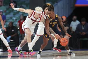 ¿Qué pasó con Kasean Pryor? El delantero de Louisville sufre una dolorosa derrota contra Oklahoma