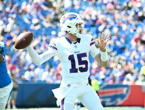 Los Saints añaden al QB Ben DiNucci tras las lesiones de Derek Carr