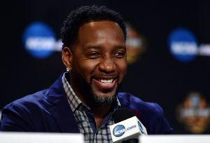 “Lo hice por ti”: Tracy McGrady rinde homenaje a la icónica hazaña de 13 niveles en 35 segundos con el origen de su rastro de contención
