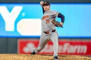 Los Rangers agregan al relevista Jacob Webb a su lista