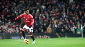 ¿Qué precio de transferencia está dispuesto a cobrar el Manchester United por la venta de Marcus Rashford? El documento proporciona sustituto