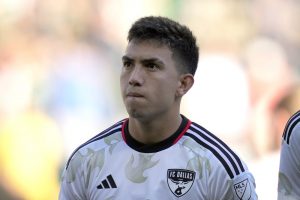 FC Dallas retiene a F Alan Velasco para extensión de contrato