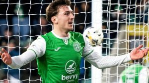 Hibs 3-1 Ross County: Dwight Gayle, Elie Youan y Josh Campbell en la portería mientras el equipo local asciende desde la última zona