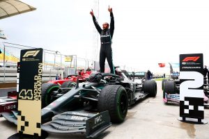 Los 5 mejores momentos icónicos de Lewis Hamilton que describen su legado en Mercedes
