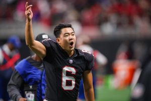 Los Falcons se unen al vivo Okay Younghoe Koo en IR, señala a Okay Riley Patterson