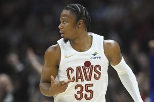Cavs F Isaac Okoro (hombro) fuera por un mínimo de dos semanas