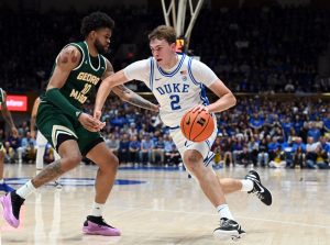 El No. 5 Duke toma la vía para enfrentar a Georgia Tech en dificultades