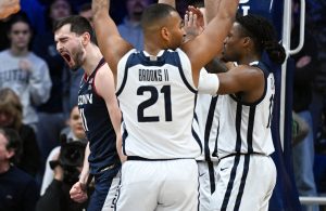 Alex Karaban, el No. 11 de UConn puso a raya a Butler