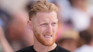 Ben Stokes se echa a perder: el capitán de la prueba masculina de Inglaterra estará fuera durante al menos tres meses por un desgarro en el tendón de la corva