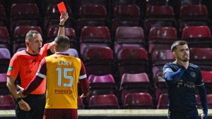 Premiership escocesa: Ref Gape sobre el ‘ridículo’ rojo de Dan Casey, el drama del condado de St Mirren-Ross, la ‘sorpresa’ de Hearts y más