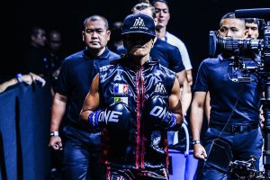 “¿Por qué ya no inventar mi debut?” – La delantera condecorada Anissa Meksen se burla de que tal vez sea bueno tener en cuenta la transición a las artes marciales mixtas.