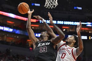 Louisville desperdicia ventaja inicial y mantiene a raya al este de Kentucky