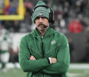 Un experto de la NFL vincula a Kirk Cousins ​​y Aaron Rodgers con los Cleveland Browns esta temporada baja