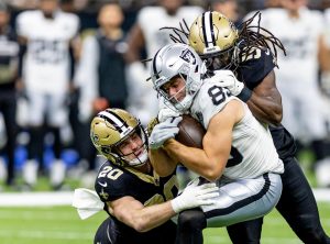 Raiders TE Brock Bowers establece dos archivos de novato, una firma de personal
