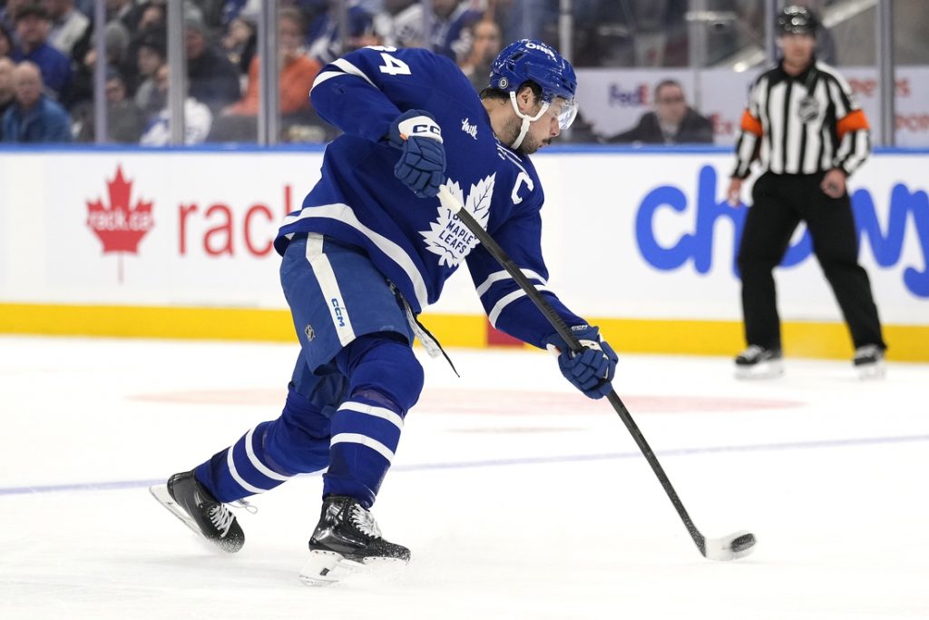 Leafs F Auston Matthews vuelve a echar un vistazo; salida el martes