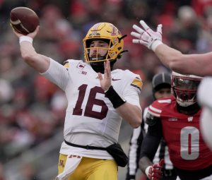Minnesota, que racha los bolos, se enfrenta a Virginia Tech en Charlotte