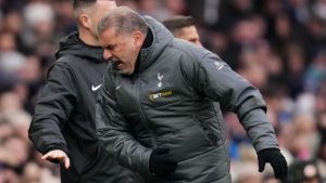 Ange Postecoglou: El técnico de los Spurs está ‘más enojado que ha estado en la profesión’ por el nombre de balonmano de Joelinton en la derrota ante Newcastle