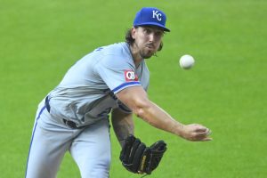Informes: RHP Michael Lorenzen vuelve a firmar con los Reales