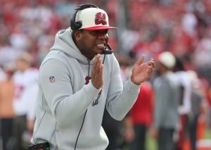 Documento: Patriots entrevistando a Byron Leftwich