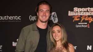 Amy, la esposa de Kenny Pickett, lamenta la pérdida de un jugador de fútbol de Princeton en una marca desgarradora