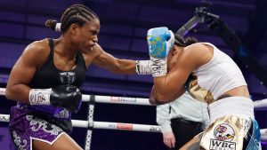Caroline Dubois golpea a Jessica Camara en dos asaltos, pero se limita al plan técnico después de un choque accidental en la cabeza.