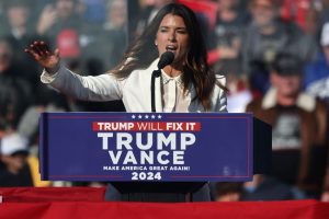 “Por una memoria ética” – Danica Patrick hace la observación necesaria ya que Pfizer contrata oficial a la FDA como CMO