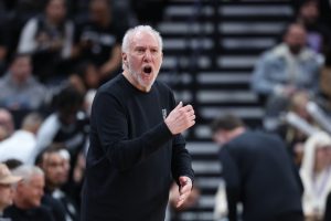 Anécdota: Gregg Popovich le dice a Spurs que ya no puede regresar esta temporada