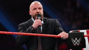 Triple H ha elegido un “genio” repugnante para un enorme papel en WWE Smackdown, muestra el Salón de la Fama; lo felicitan