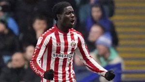 Sheffield Wednesday 1-2 Sunderland: Eliezer Mayenda anota dos veces cuando los gatos sin sol revitalizan las esperanzas de promoción automática
