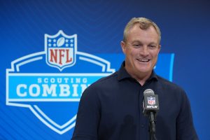 Notas internas de 2025 NFL Mix: 49ers ‘Planes gratuitos de la compañía, stock ascendente de Oluwafemi Oladejo, Futuro y Extra de Colts