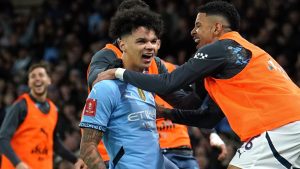 FA Cup golpea y falla: el trofeo de la metrópolis de hombre esperas vivos mientras el empuje ascendente de Bournemouth continúa