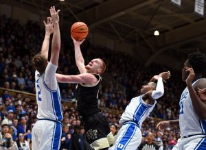 Wake Forest desesperado por las victorias, se enfrenta a Sizzling Georgia Tech Squad