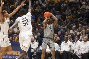 Javon Limited lidera a West Virginia por UCF en el final de la temporada