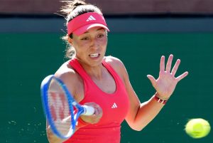IGA Swiatek, Jessica Pegula Cruise en Indian Wells