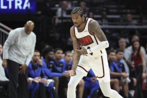 Jalen Green ayuda a cohetes de mano inmediata mientras se preparan para los soles