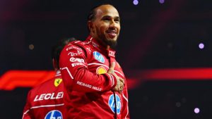 Lewis Hamilton hace su debut con Ferrari: ¿cómo le fue en su estreno en el equipo a otras leyendas de la F1? | Sporting News Spain