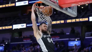 19 minutos para la historia: Sandro Mamukelashvili logró algo inédito en la NBA en el triunfo de San Antonio Spurs | Carrying Records Spain